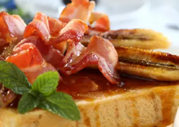 Crumpets with Bacon and Caramelized Banana
