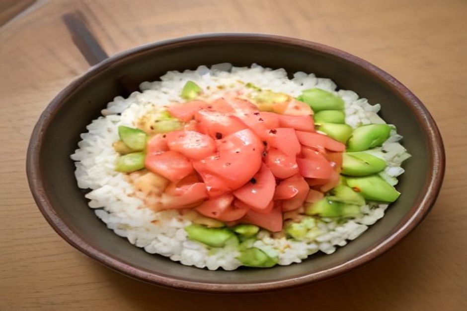 Tuna poke bowl with brown rice, done properly