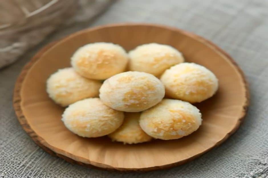 Apricot and coconut bliss balls for real lunchboxes